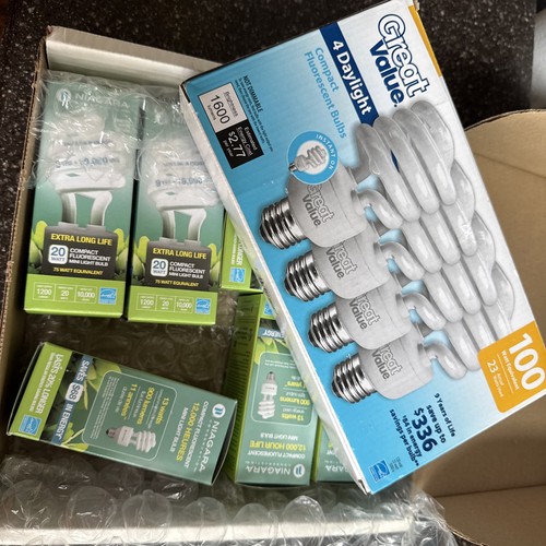 Lot cfl light bulbs - 11,